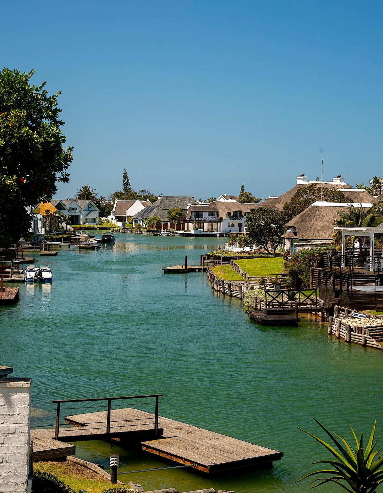 Canal Guest House - Waterfront Boutique Bed & Breakfast - Solar Power St Francis Bay Eksteriør billede
