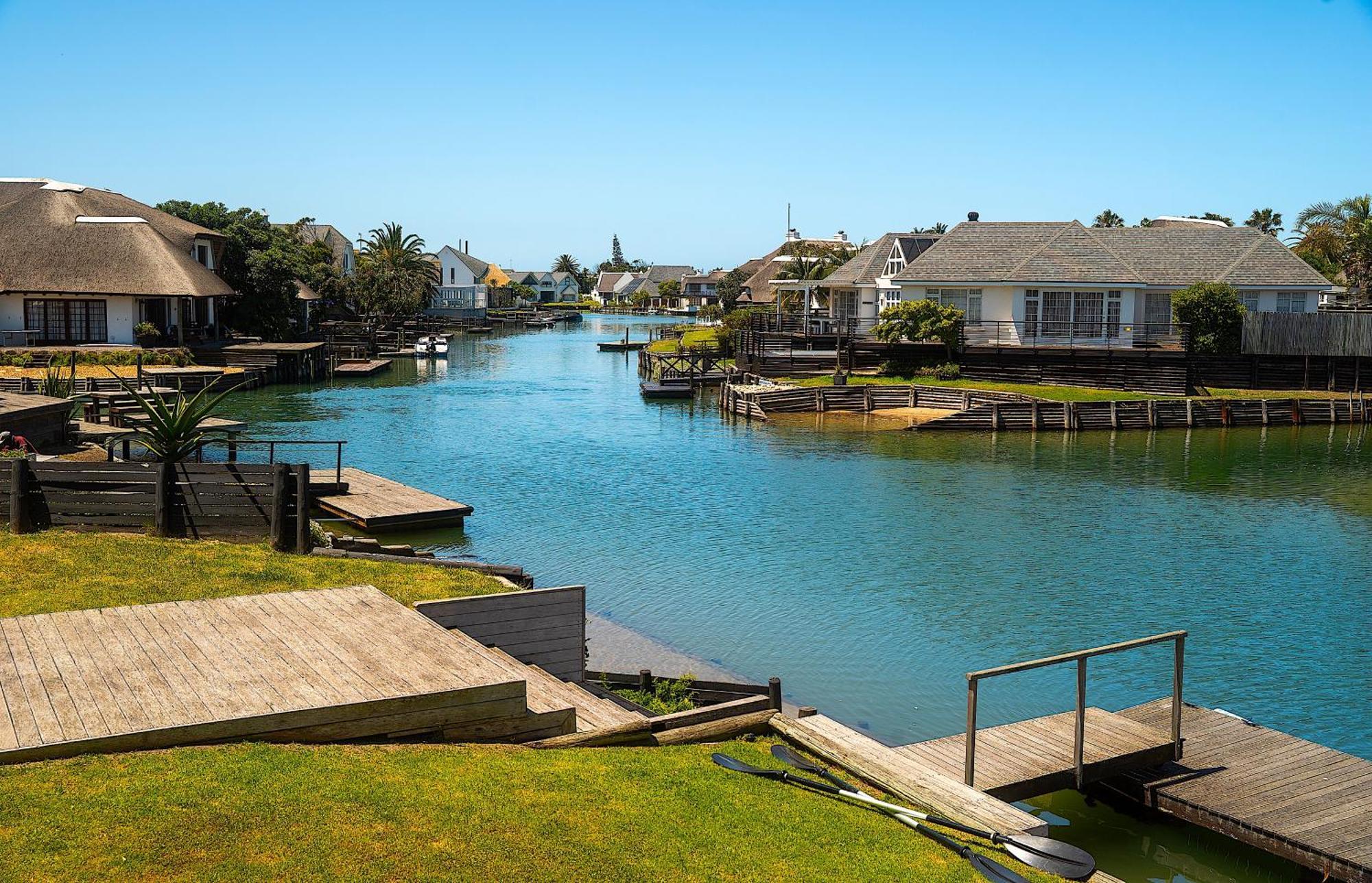 Canal Guest House - Waterfront Boutique Bed & Breakfast - Solar Power St Francis Bay Eksteriør billede